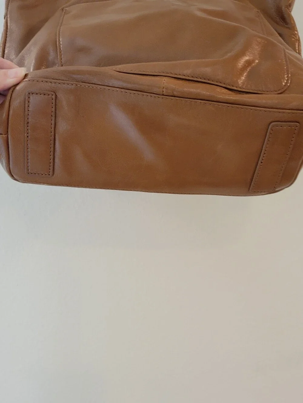 Hobo Classic Brown Leather Tote Bag With Roomy Interior.